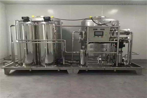 去離子水設(shè)備. 去離子水設(shè)備.