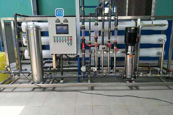 反滲透水處理設(shè)備