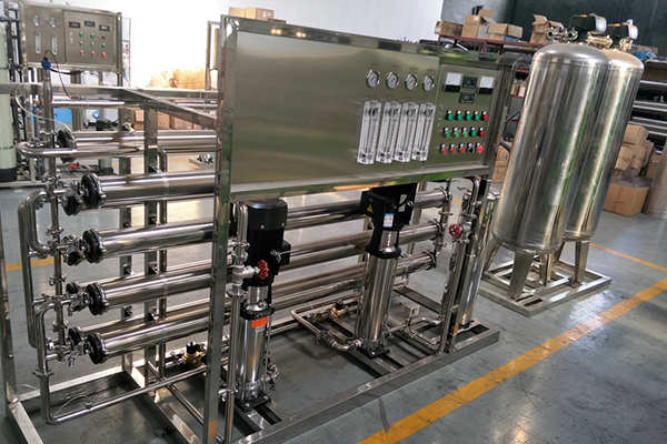 脫鹽水設備生產廠家探索:品質與創新,引領凈水新時代 脫鹽水設備生產廠家探索:品質與創新,引領凈水新時代