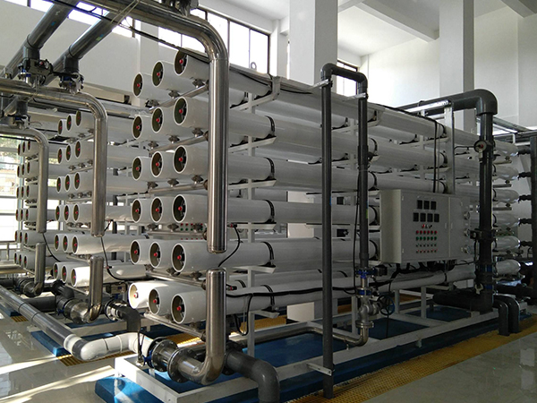 大型工業反滲透純水設備 大型工業反滲透純水設備