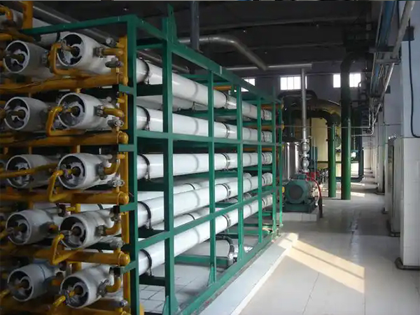 電廠鍋爐反滲透水處理設(shè)備:電廠運(yùn)行的“水質(zhì)護(hù)盾” 電廠鍋爐反滲透水處理設(shè)備:電廠運(yùn)行的“水質(zhì)護(hù)盾”