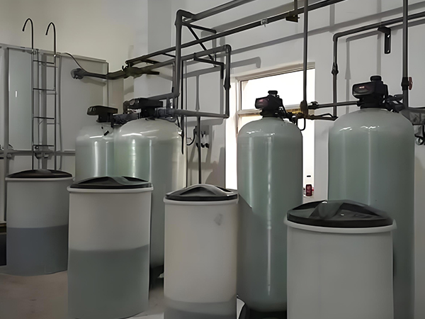 全自動軟水器:工業(yè)用水的得力助手 全自動軟水器:工業(yè)用水的得力助手