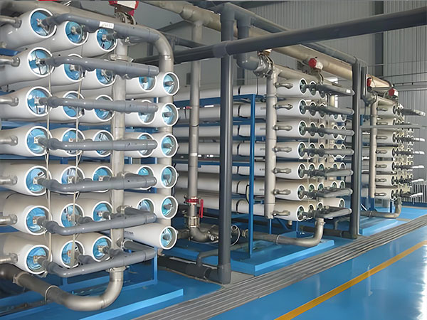 二級反滲透純水機:工業水質提純的雙重守護屏障  二級反滲透純水機:工業水質提純的雙重守護屏障