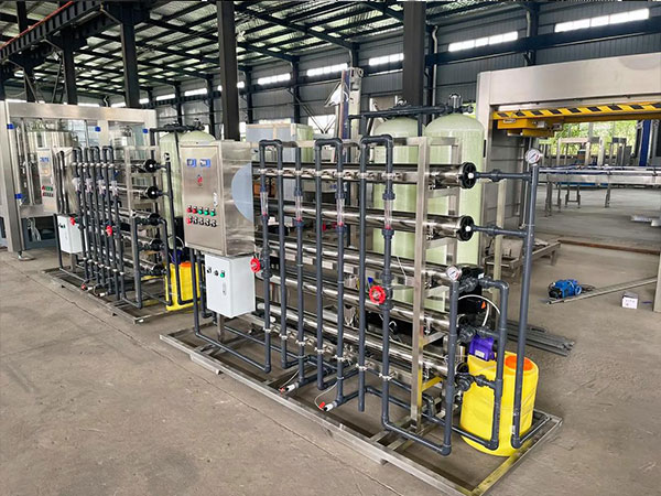 反滲透水處理設(shè)備價格大概多少?工業(yè)級定價邏輯解析 反滲透水處理設(shè)備價格大概多少?工業(yè)級定價邏輯解析