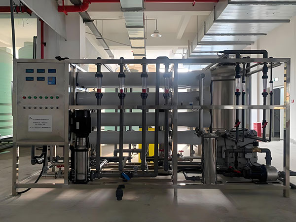 超純水設備生產源頭廠家如何為企業降低采購與運維成本?  超純水設備生產源頭廠家如何為企業降低采購與運維成本?