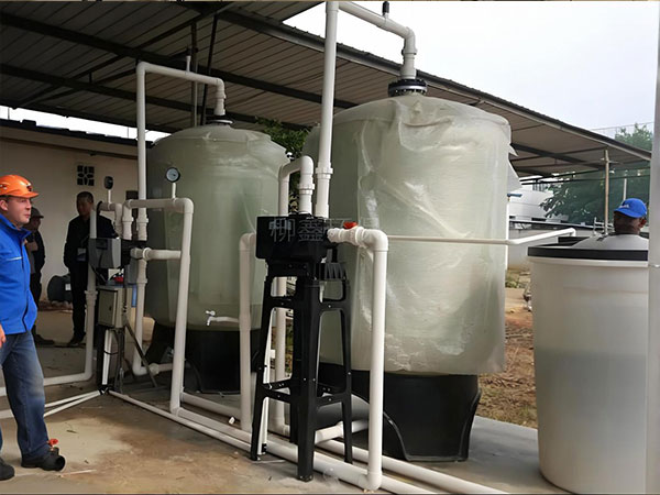 洗滌廠軟水設備:專業洗滌的品質基石 洗滌廠軟水設備:專業洗滌的品質基石